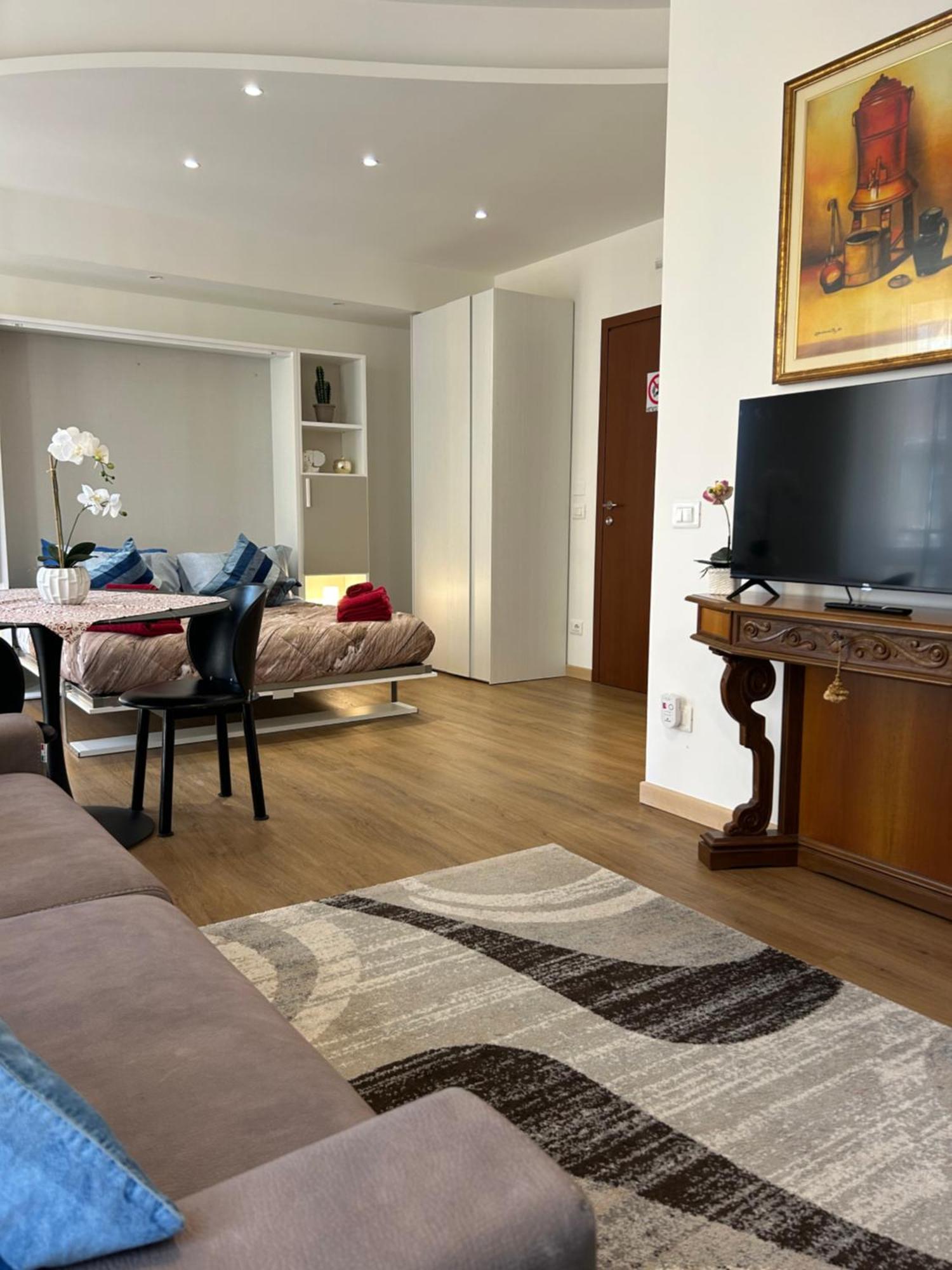 Valverde Apartment And Rooms เวโรนา ภายนอก รูปภาพ